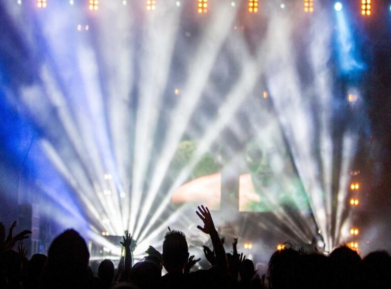 kuumin iltasanomat viihde